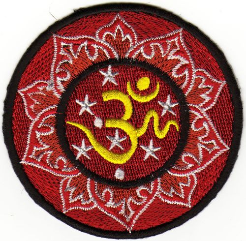 #ab17 Om Zeichen Rot Hindu Buddha Esoterik Aufnäher Applikation Bügelbild Größe 7,8 x 7,8 cm