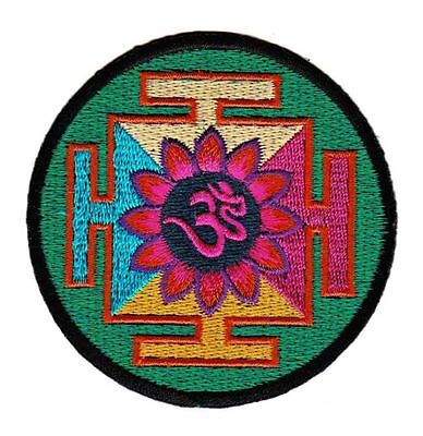 ap01★Om Indien Zeichen Yoga Buddha Aufnäher Bügelbild Patch Applikation 8 x 8 cm