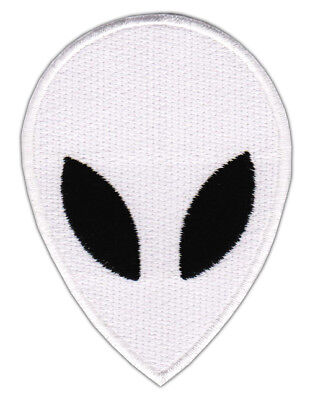 am82★Alien Kopf Weiß Aufnäher zum aufbügeln Bügelbild Patch Flicken 7,9 x 5,5 cm