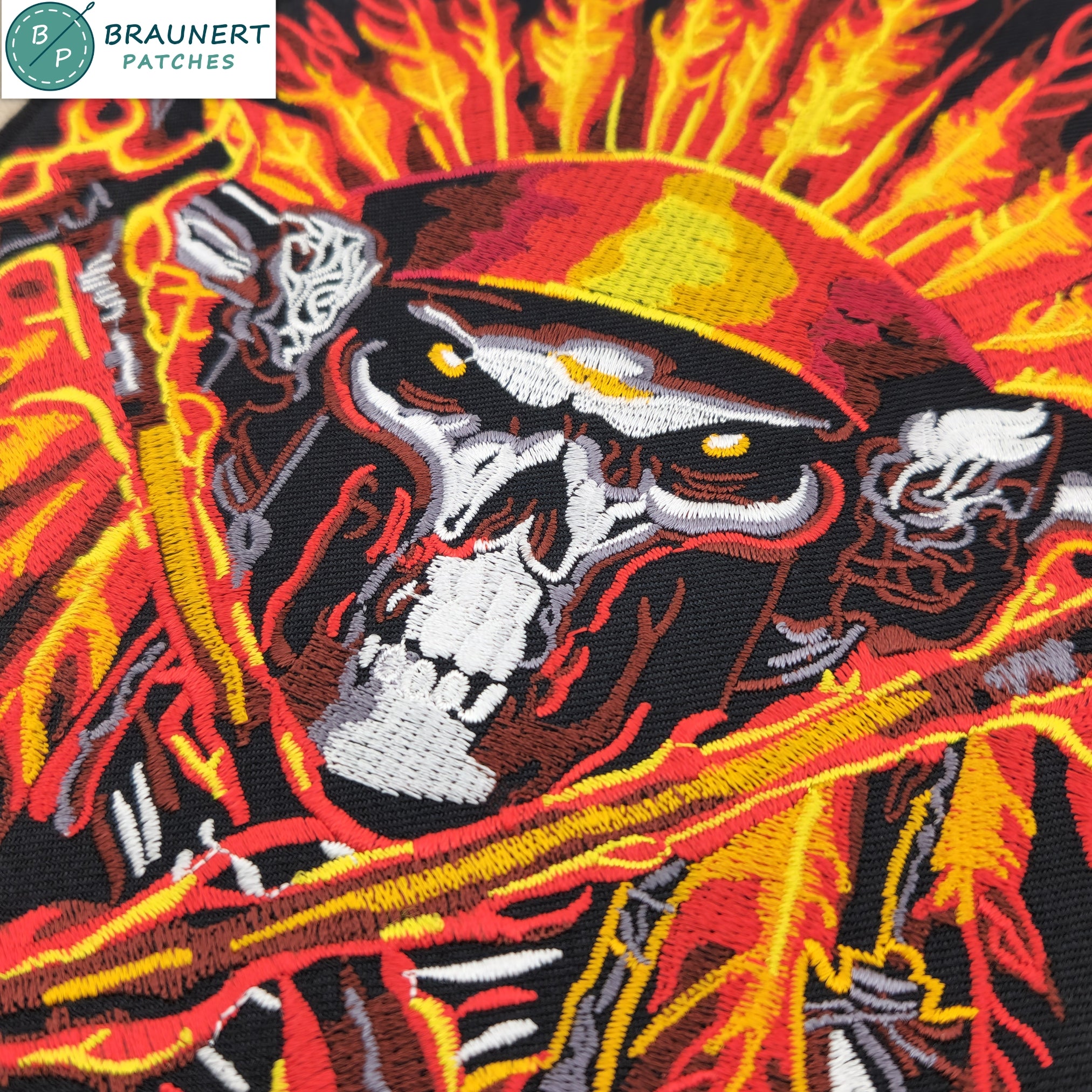 #Backpatch #63 Indianer Totenkopf Feuer Flammen Federn Biker Rückenaufnäher Back Patch Groß 22,7 x 26,4 cm - 0