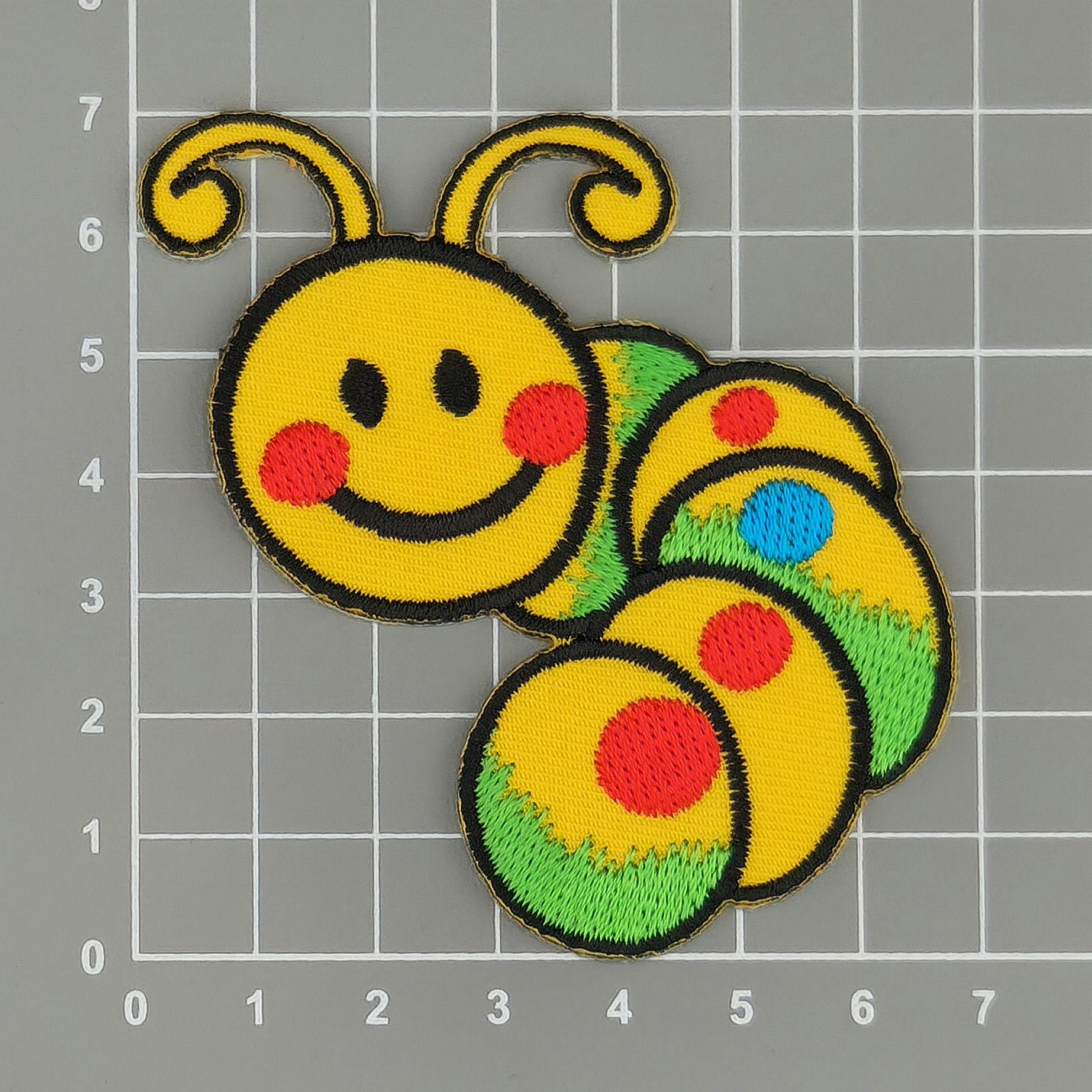 #aa58 Baby Raupe Gelb Wurm Aufnäher Bügelbild Applikation Patch Größe 7,0 x 6,7 cm