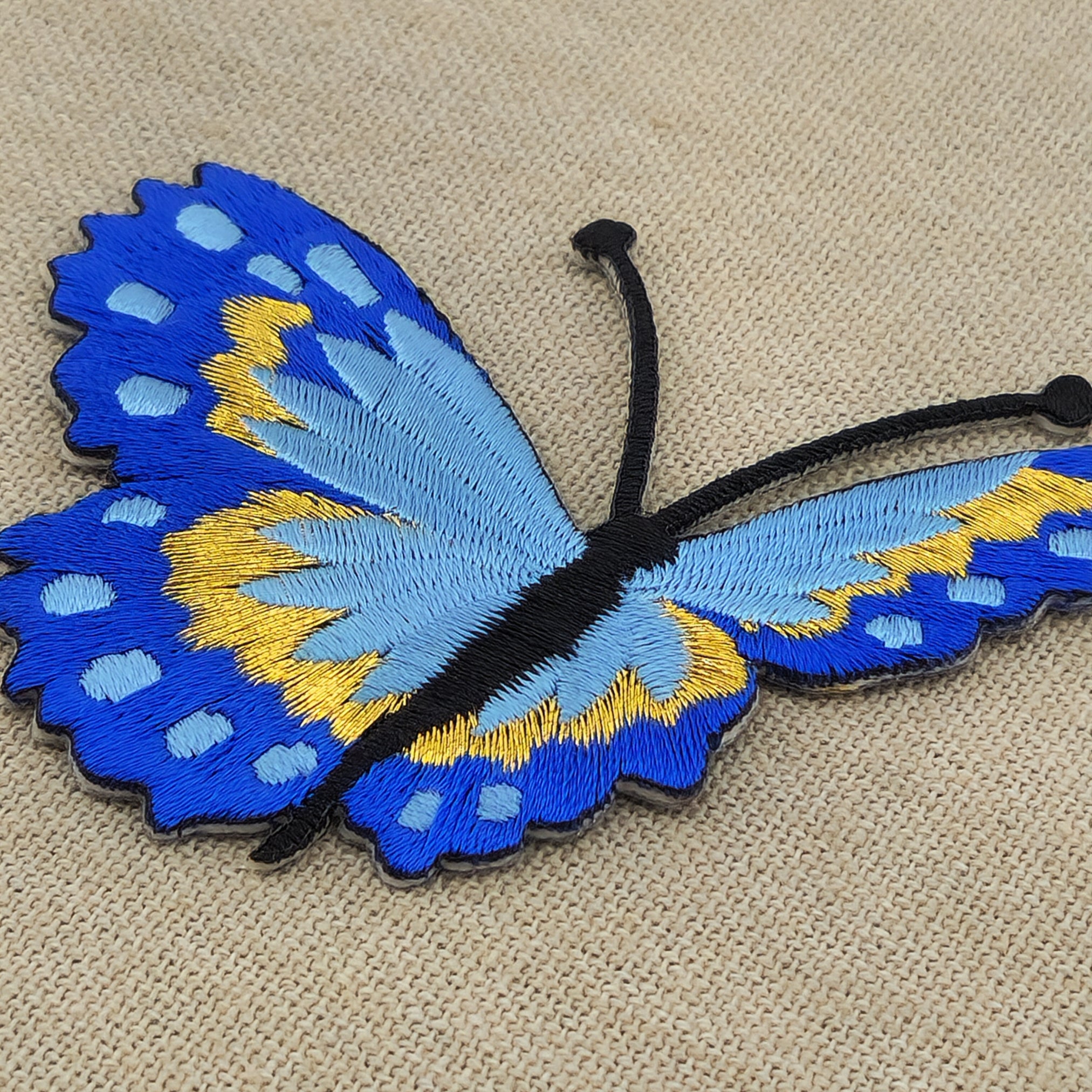 #ae63 Schmetterling Blau Aufnäher Butterfly Applikation Bügelbild Flicken Patch Größe 7,1 x 7,0 cm - 0