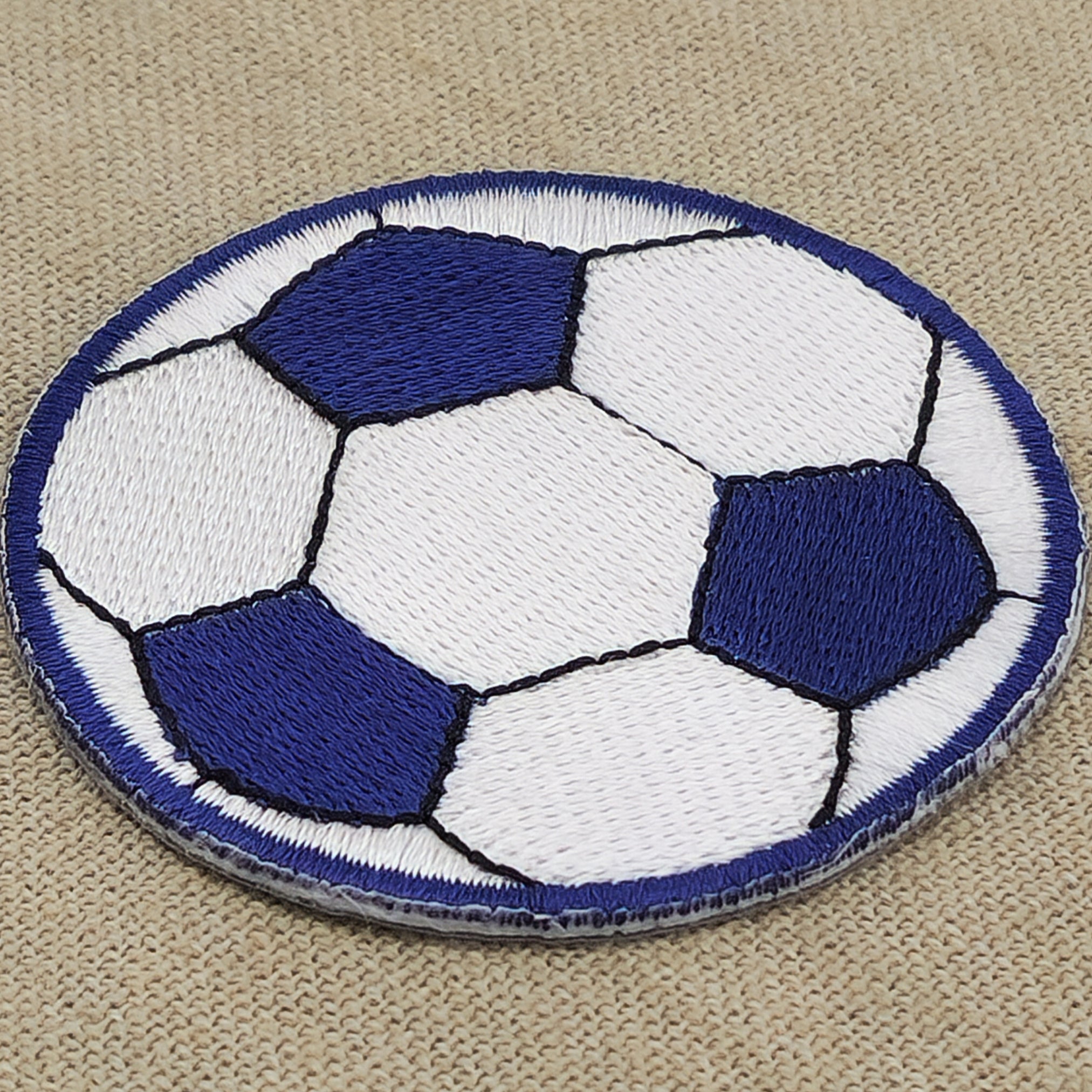 #ae40 Fußball Blau Weiß Ball Sport Aufnäher Applikation Bügelbild Flicken Patch Größe 5,3 x 5,3 cm