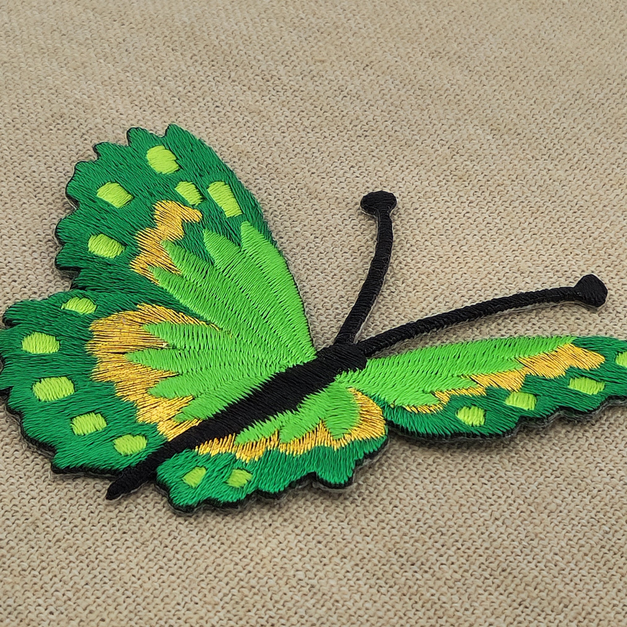 #ae64 Schmetterling Grün Aufnäher Butterfly Applikation Bügelbild Flicken Patch Größe 7,1 x 7,0 cm - 0