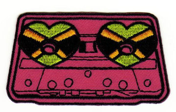 #ad33 Tape Kassette Musik Herz Retro Aufnäher Patch Bügelbild Applikation Größe 8,5 x 4,8 cm